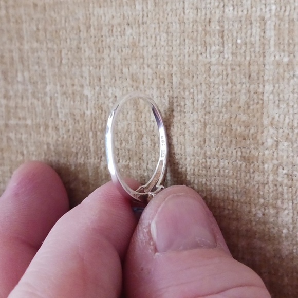 Silver Four Prong Synthetic Crystal Stonw Ring - Picture 8 of 10